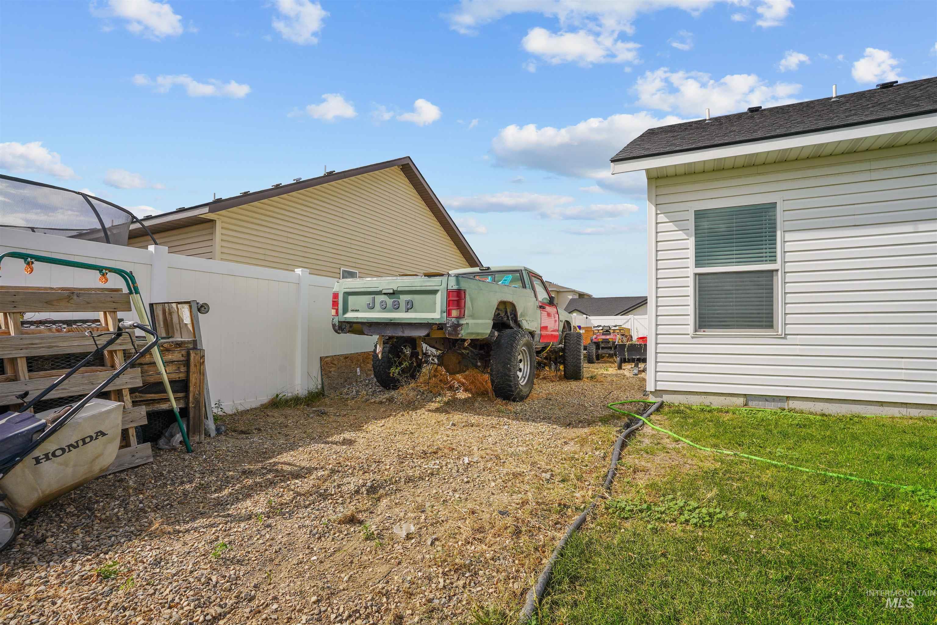 1009 Magnolia St, Burley, Idaho 83318, 3 Bedrooms, 2 Bathrooms, Residential For Sale, Price $315,000, 98998411