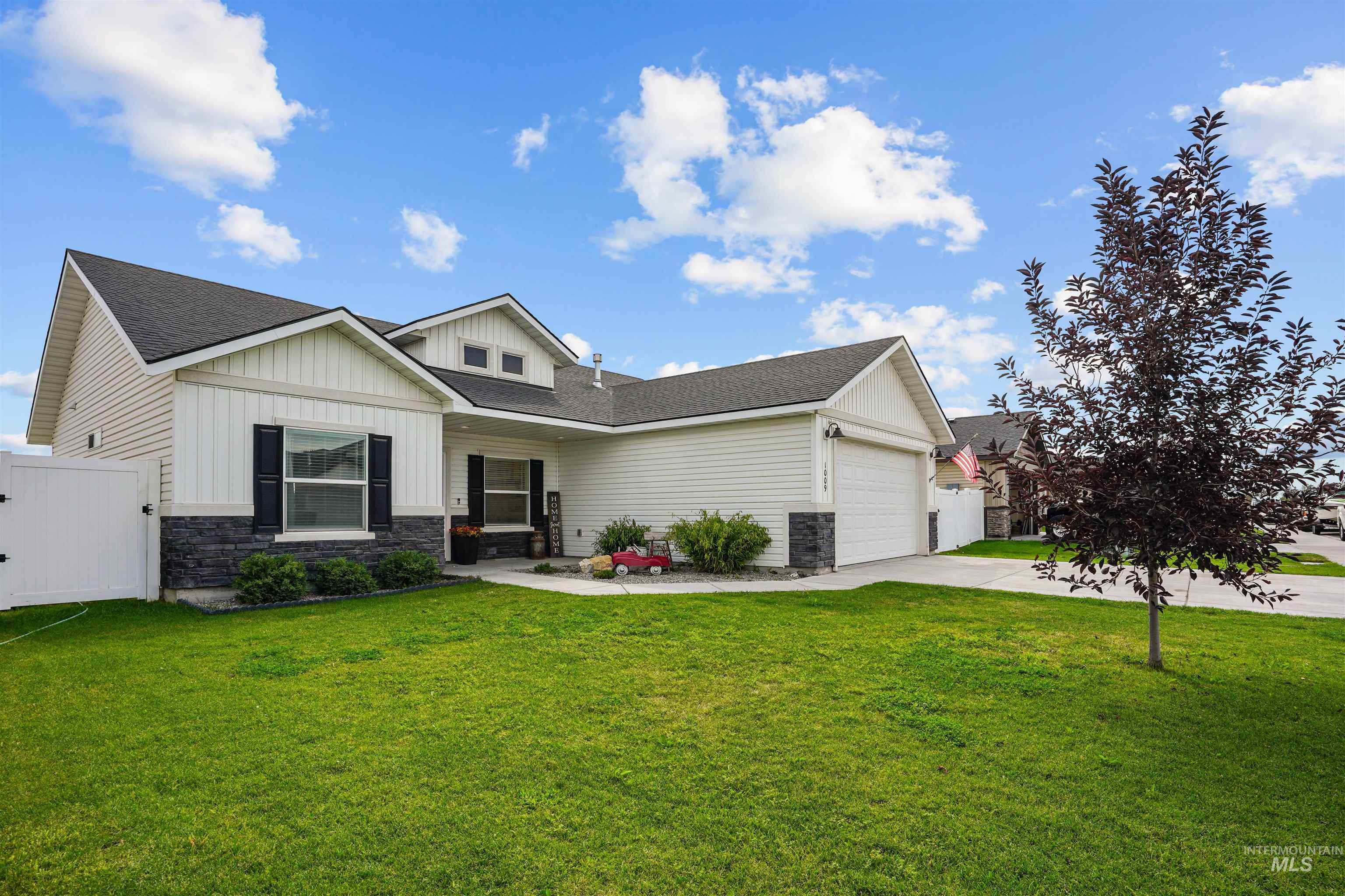 1009 Magnolia St, Burley, Idaho 83318, 3 Bedrooms, 2 Bathrooms, Residential For Sale, Price $315,000, 98998411