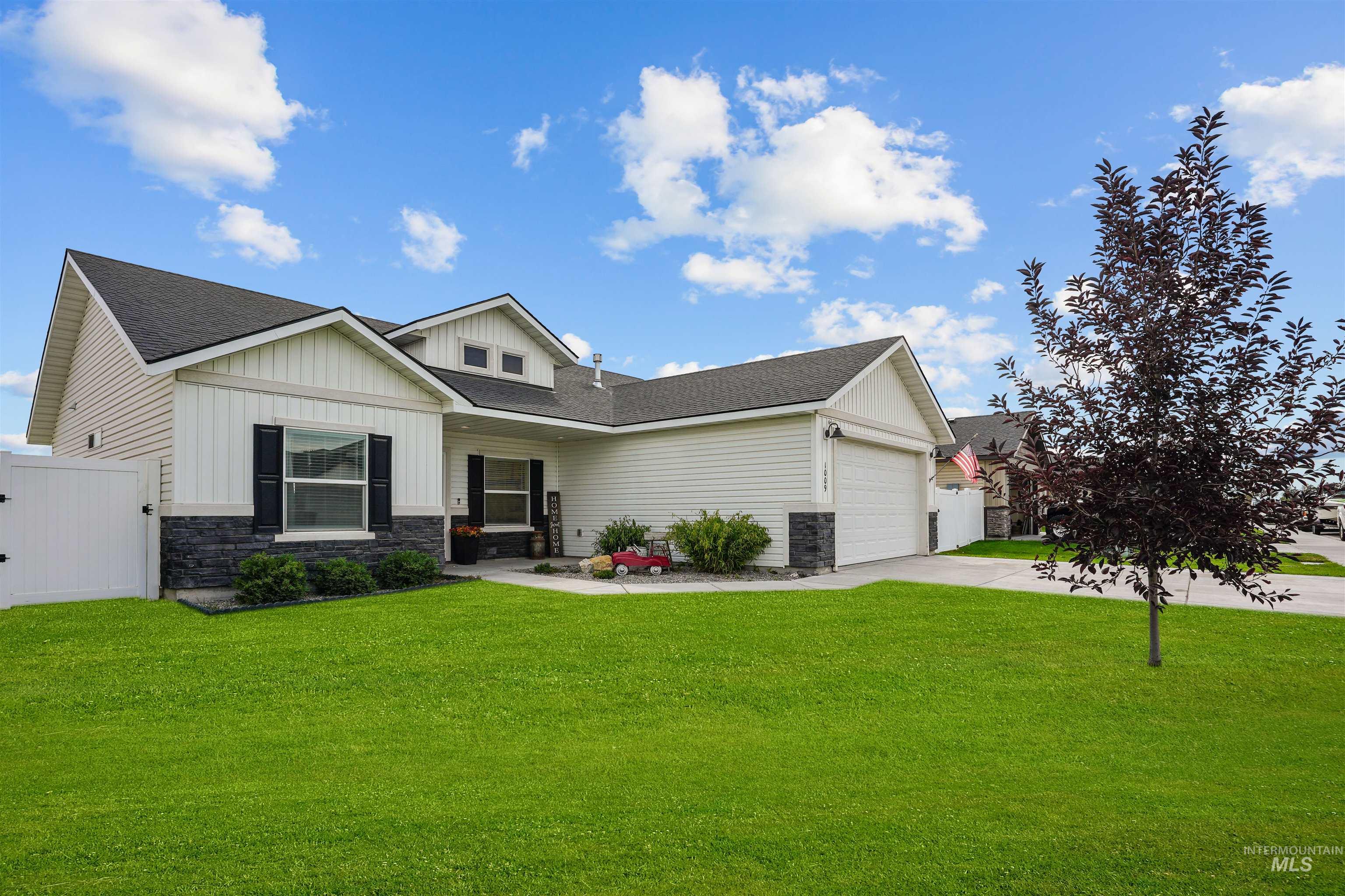 1009 Magnolia St, Burley, Idaho 83318, 3 Bedrooms, 2 Bathrooms, Residential For Sale, Price $315,000, 98998411