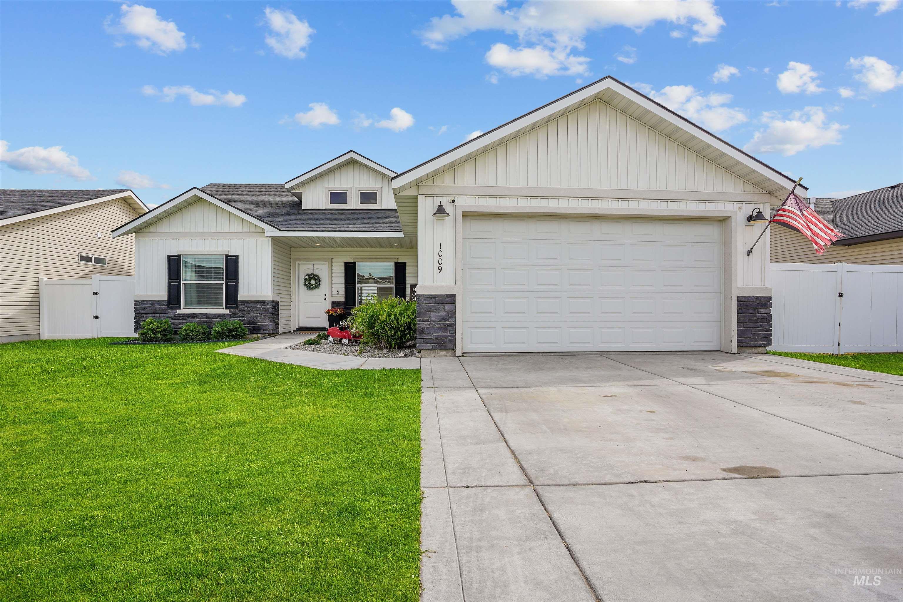 1009 Magnolia St, Burley, Idaho 83318, 3 Bedrooms, 2 Bathrooms, Residential For Sale, Price $315,000, 98998411