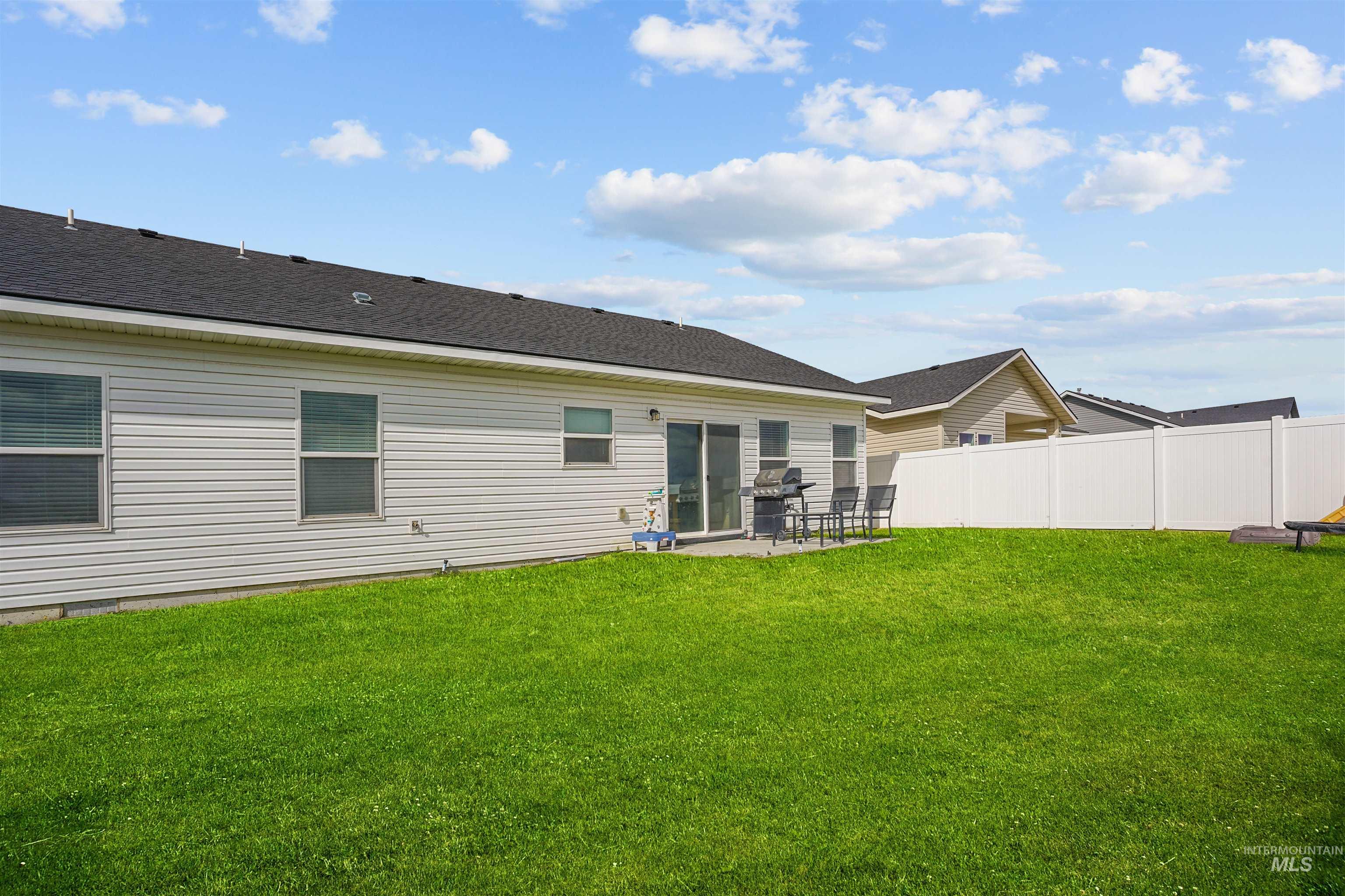 1009 Magnolia St, Burley, Idaho 83318, 3 Bedrooms, 2 Bathrooms, Residential For Sale, Price $315,000, 98998411