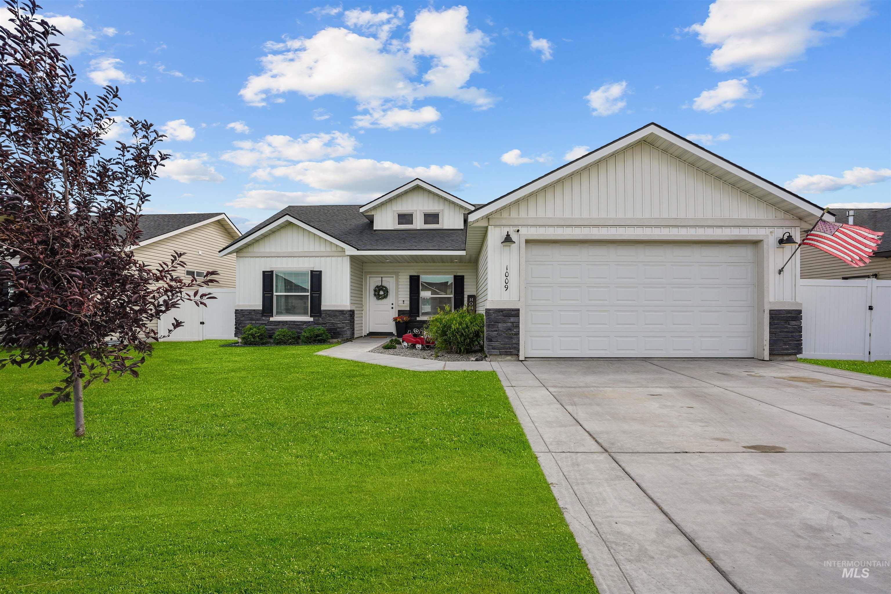 1009 Magnolia St, Burley, Idaho 83318, 3 Bedrooms, 2 Bathrooms, Residential For Sale, Price $315,000, 98998411
