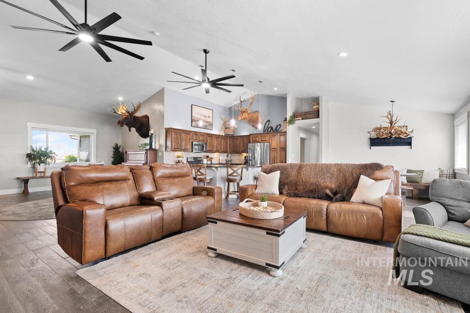 3820 Dundee Dr., New Plymouth, Idaho 83655, 5 Bedrooms, 3 Bathrooms, Residential For Sale, Price $1,300,000,MLS 98998413