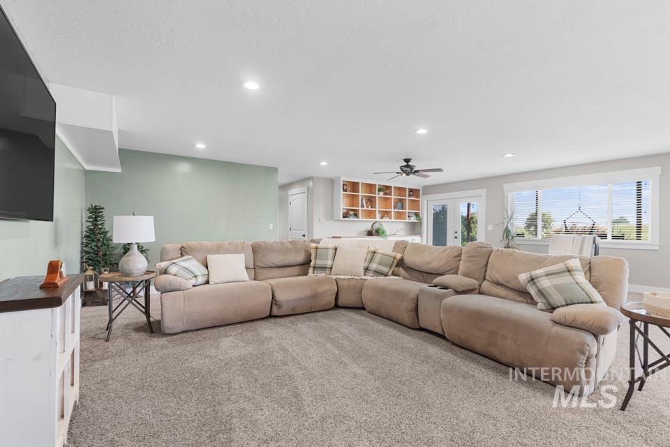 3820 Dundee Dr., New Plymouth, Idaho 83655, 5 Bedrooms, 3 Bathrooms, Residential For Sale, Price $1,300,000,MLS 98998413