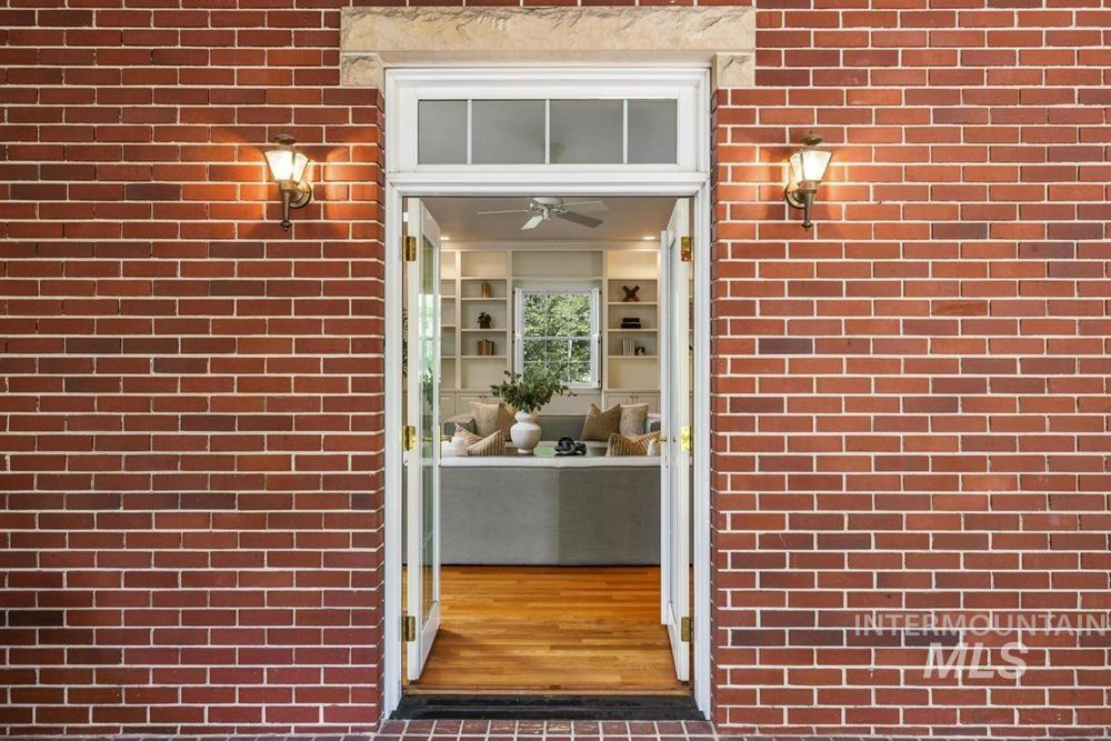 121 W Main St, Boise, Idaho 83702, 5 Bedrooms, 3.5 Bathrooms, Residential For Sale, Price $1,980,000,MLS 98998414