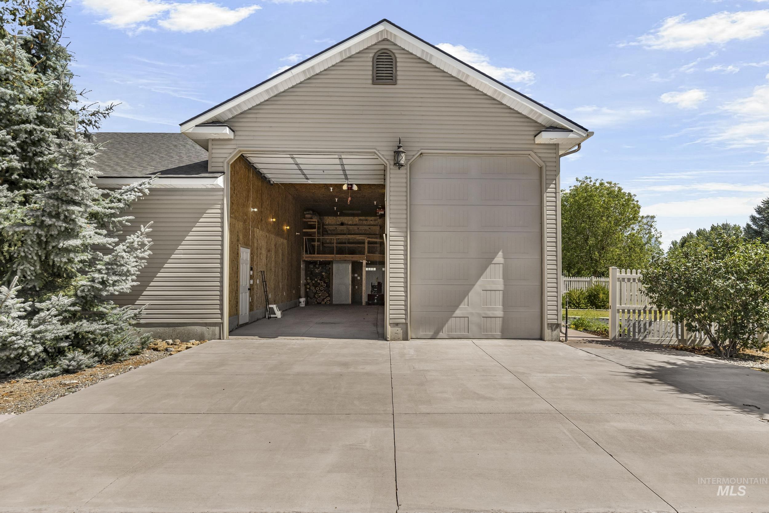 183 W 265 N, Blackfoot, Idaho 83221, 4 Bedrooms, 3 Bathrooms, Residential For Sale, Price $920,000,MLS 98998415