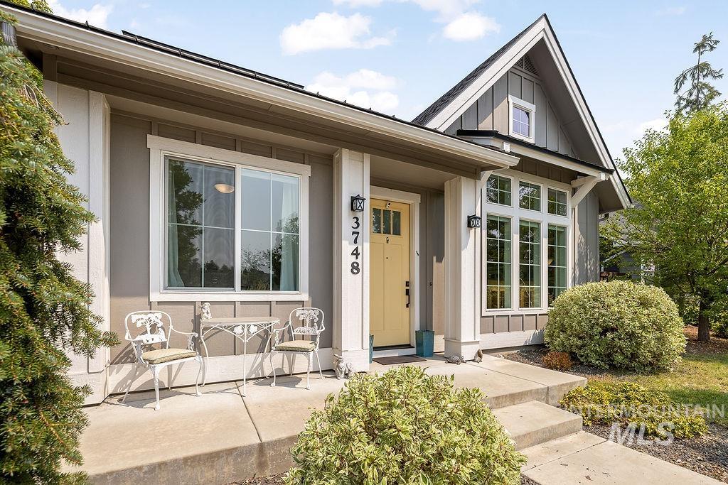 3748 W Hidden Springs Drive, Boise, Idaho 83714, 3 Bedrooms, 2 Bathrooms, Residential For Sale, Price $660,000, 98998416