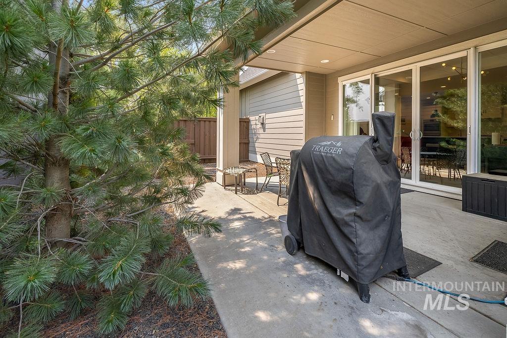 3748 W Hidden Springs Drive, Boise, Idaho 83714, 3 Bedrooms, 2 Bathrooms, Residential For Sale, Price $660,000, 98998416
