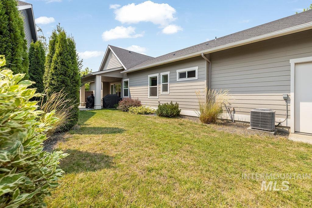 3748 W Hidden Springs Drive, Boise, Idaho 83714, 3 Bedrooms, 2 Bathrooms, Residential For Sale, Price $660,000, 98998416