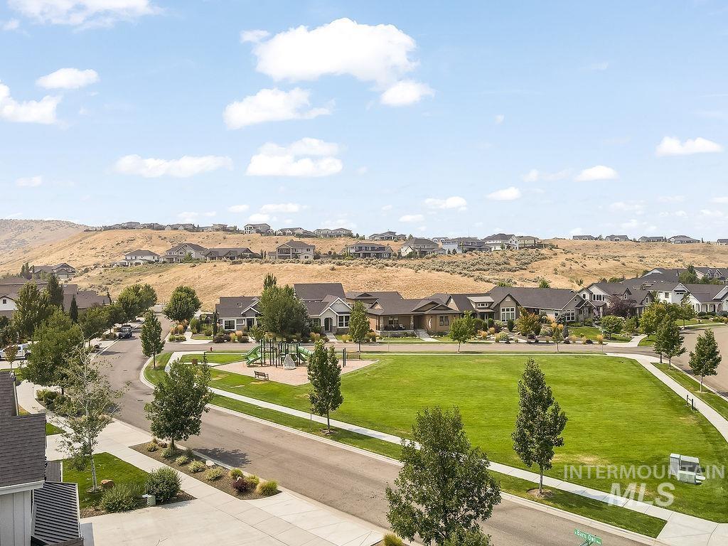 3748 W Hidden Springs Drive, Boise, Idaho 83714, 3 Bedrooms, 2 Bathrooms, Residential For Sale, Price $660,000, 98998416