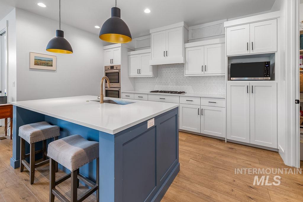 3748 W Hidden Springs Drive, Boise, Idaho 83714, 3 Bedrooms, 2 Bathrooms, Residential For Sale, Price $660,000, 98998416
