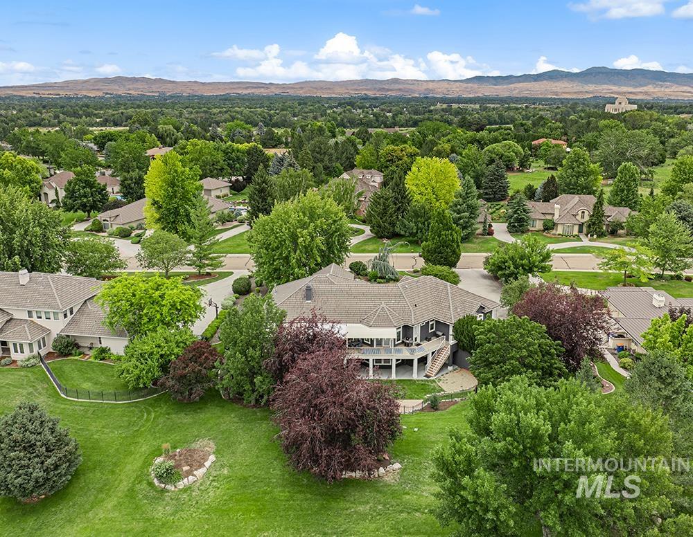 7061 N Penncross Way, Meridian, Idaho 83646, 5 Bedrooms, 4.5 Bathrooms, Residential For Sale, Price $1,699,000,MLS 98998417