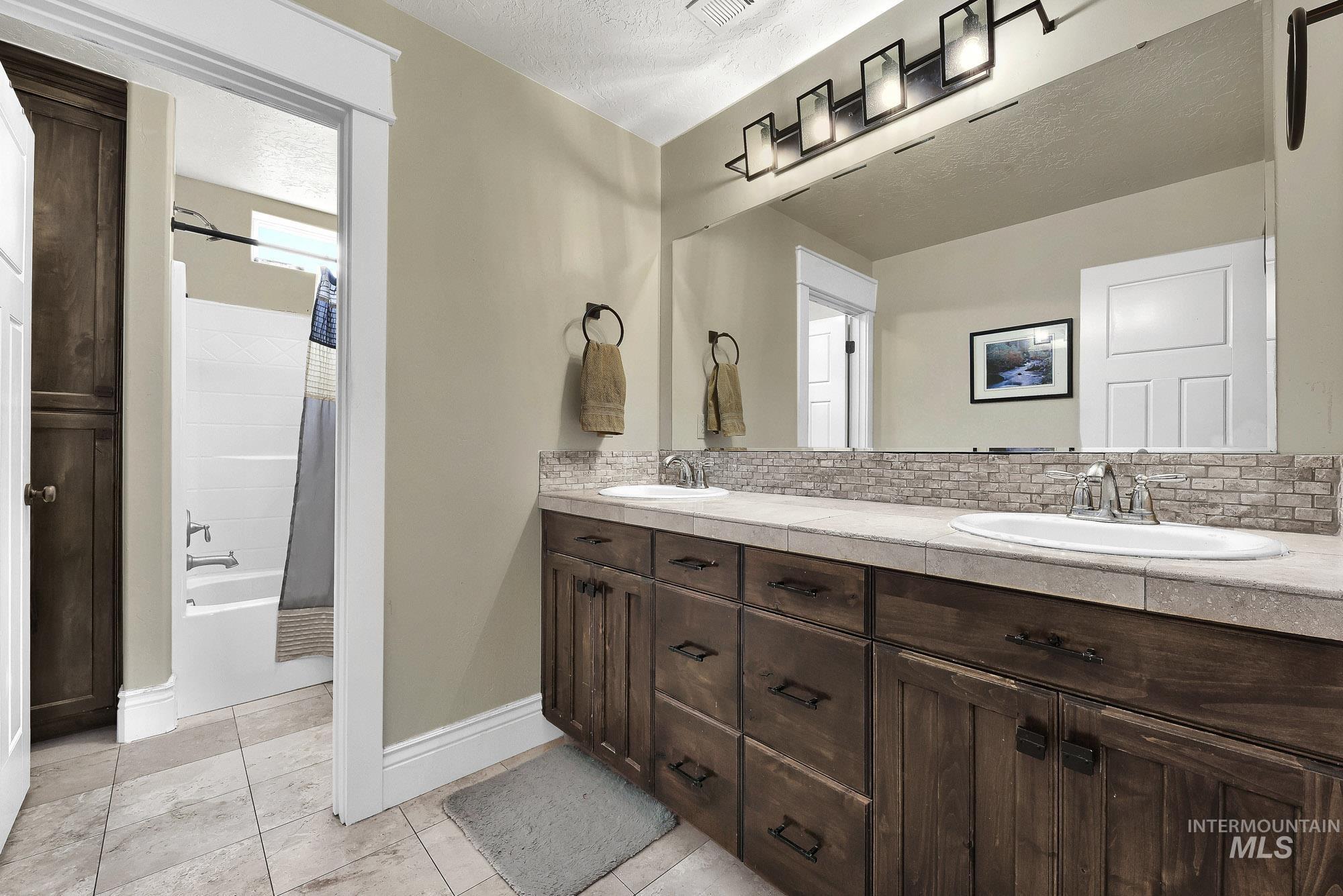 4028 N Quenzer Way, Meridian, Idaho 83646, 4 Bedrooms, 2.5 Bathrooms, Residential For Sale, Price $825,000, 98998418