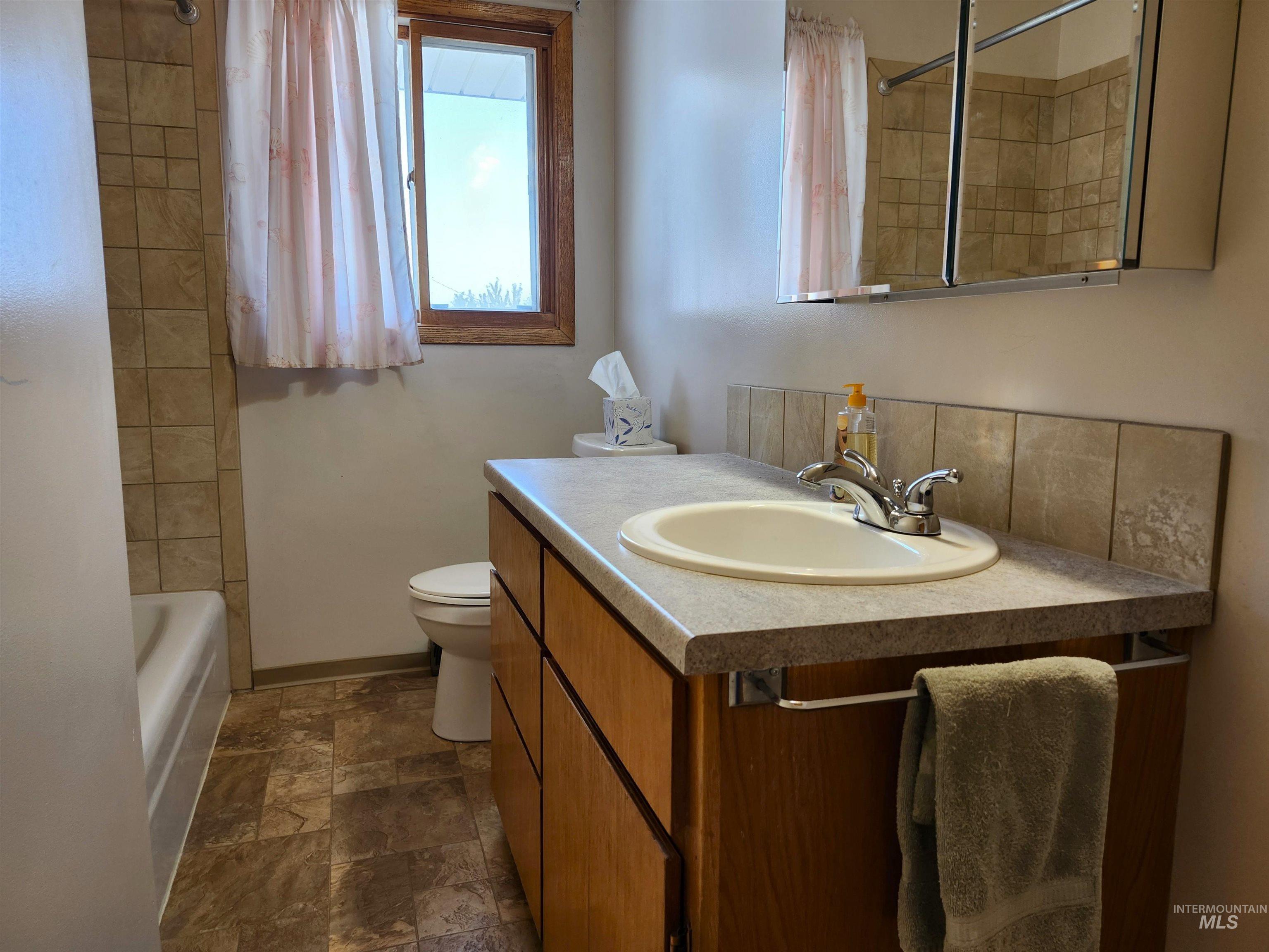 220 Cedar Street, Potlatch, Idaho 83855, 3 Bedrooms, 1 Bathroom, Residential For Sale, Price $449,000, 98998421
