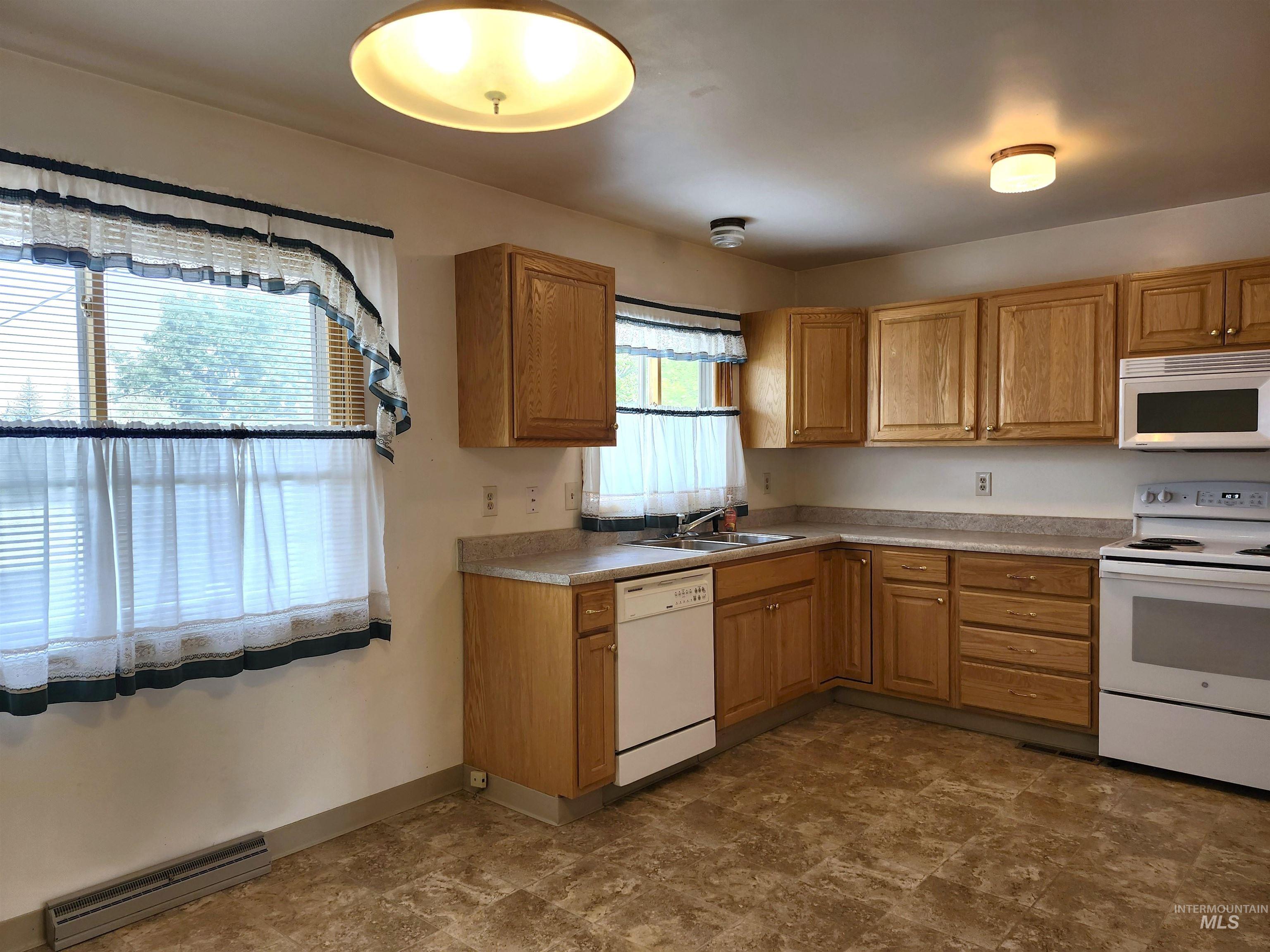 220 Cedar Street, Potlatch, Idaho 83855, 3 Bedrooms, 1 Bathroom, Residential For Sale, Price $449,000, 98998421