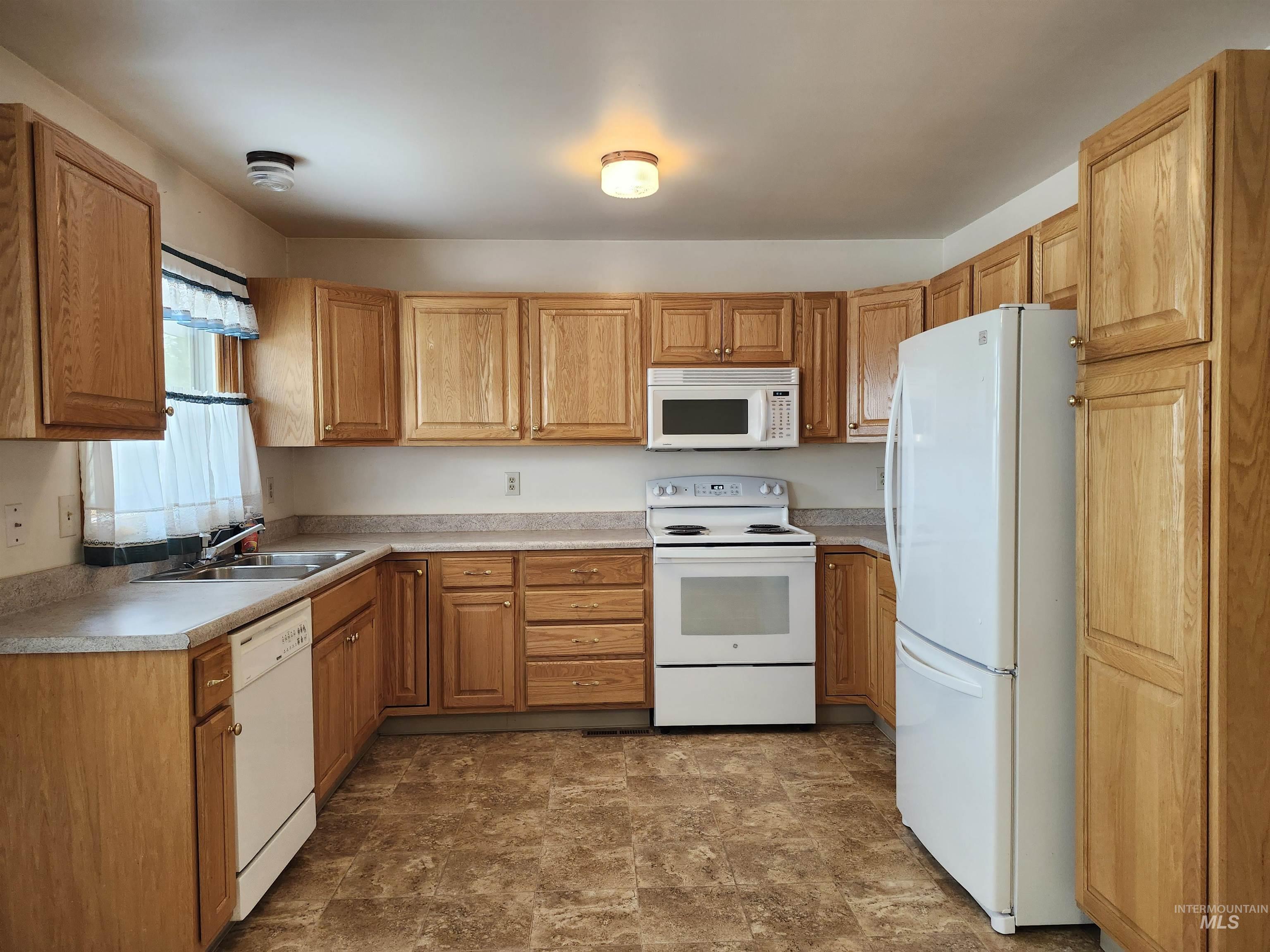 220 Cedar Street, Potlatch, Idaho 83855, 3 Bedrooms, 1 Bathroom, Residential For Sale, Price $449,000, 98998421