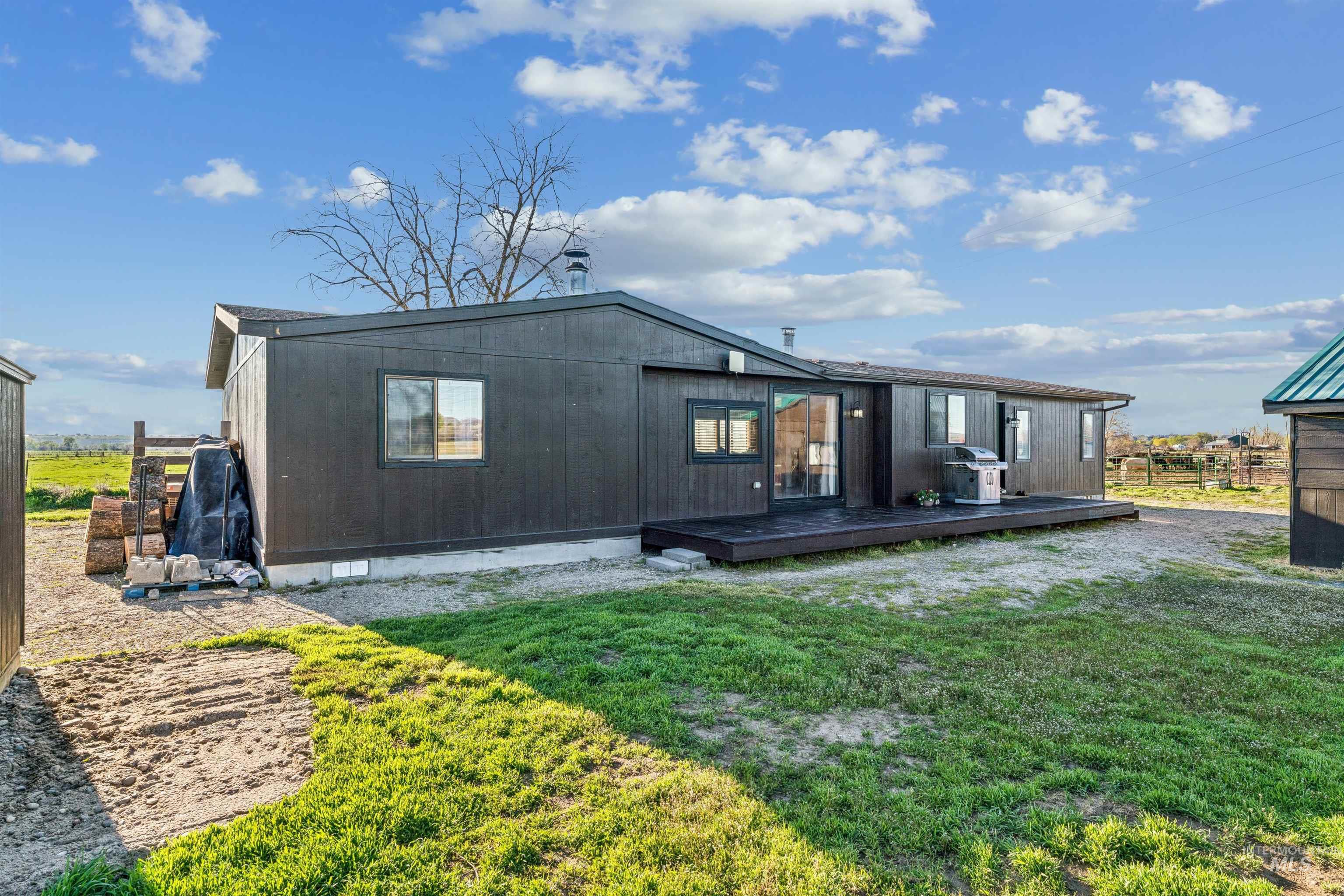 1050 NW 10th Ave, Payette, Idaho 83661, 3 Bedrooms, 2 Bathrooms, Residential For Sale, Price $515,000, 98998428
