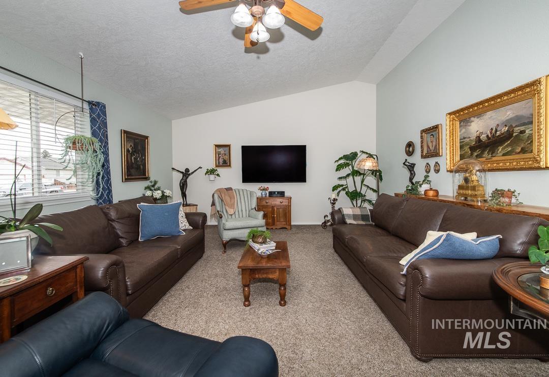 2584 W 8th St, Weiser, Idaho 83672, 3 Bedrooms, 2 Bathrooms, Residential For Sale, Price $375,000,MLS 98998435