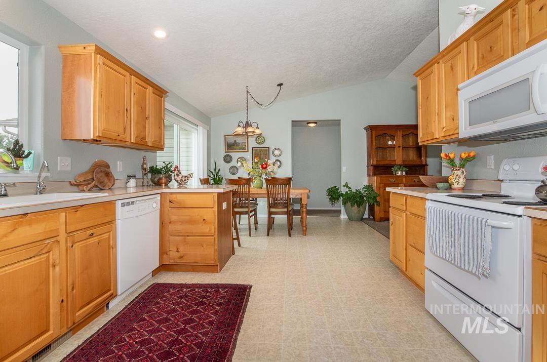 2584 W 8th St, Weiser, Idaho 83672, 3 Bedrooms, 2 Bathrooms, Residential For Sale, Price $375,000,MLS 98998435