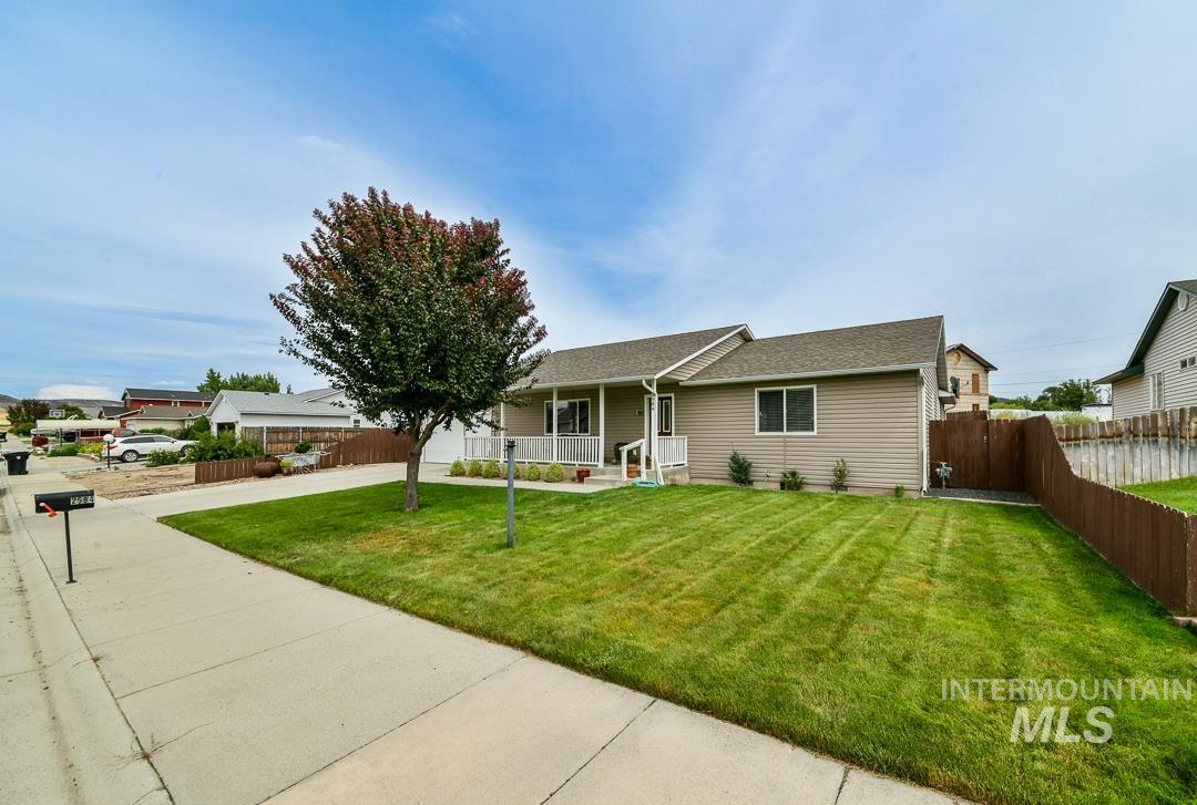 2584 W 8th St, Weiser, Idaho 83672, 3 Bedrooms, 2 Bathrooms, Residential For Sale, Price $375,000,MLS 98998435