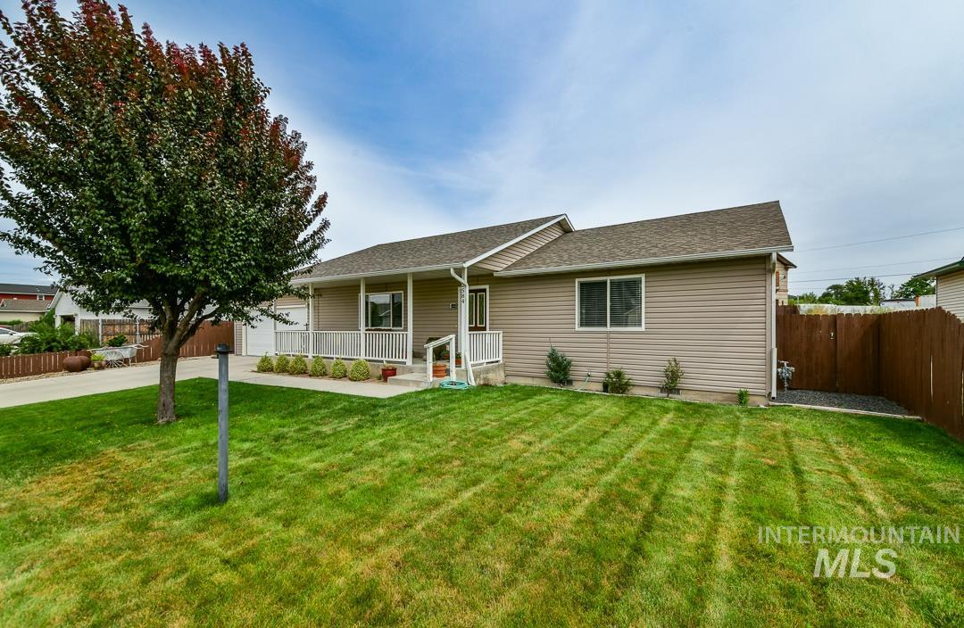 2584 W 8th St, Weiser, Idaho 83672, 3 Bedrooms, 2 Bathrooms, Residential For Sale, Price $375,000,MLS 98998435