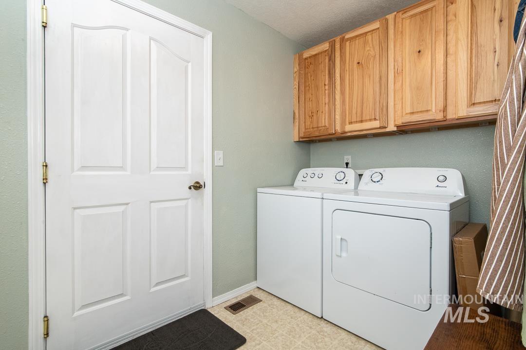 2584 W 8th St, Weiser, Idaho 83672, 3 Bedrooms, 2 Bathrooms, Residential For Sale, Price $375,000,MLS 98998435