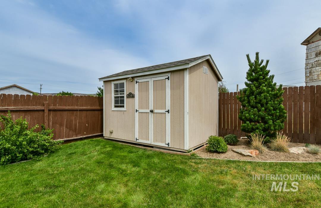 2584 W 8th St, Weiser, Idaho 83672, 3 Bedrooms, 2 Bathrooms, Residential For Sale, Price $375,000,MLS 98998435