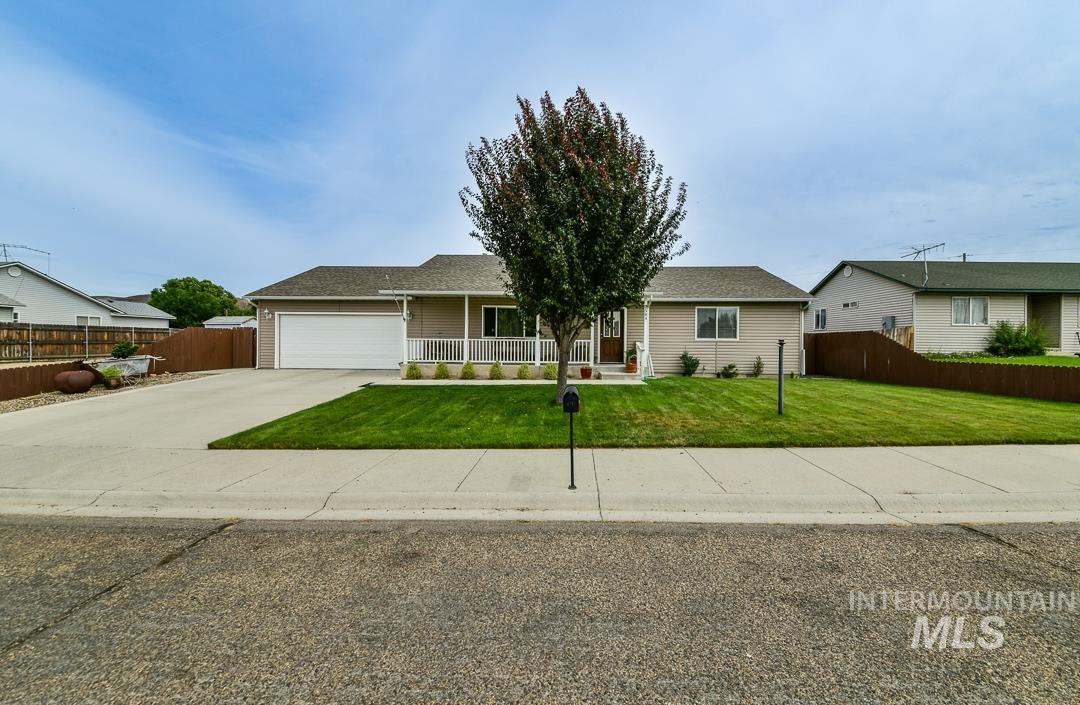 2584 W 8th St, Weiser, Idaho 83672, 3 Bedrooms, 2 Bathrooms, Residential For Sale, Price $375,000,MLS 98998435