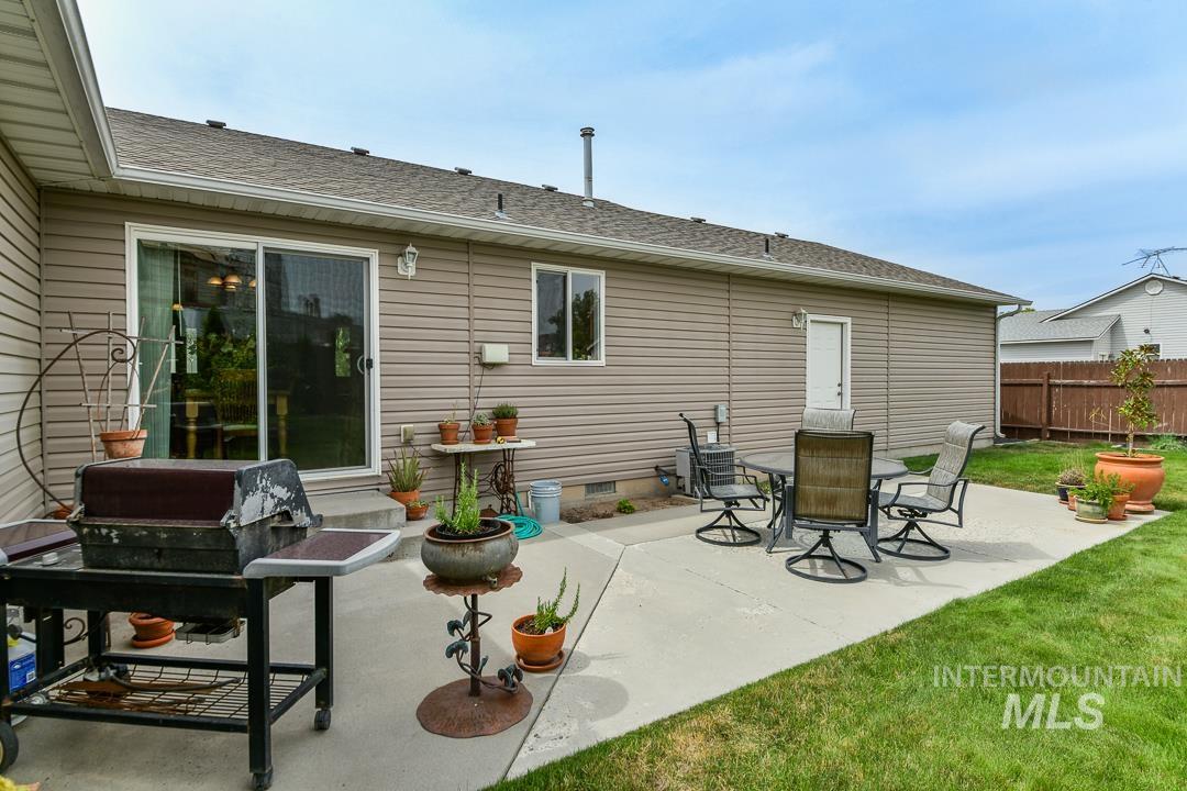 2584 W 8th St, Weiser, Idaho 83672, 3 Bedrooms, 2 Bathrooms, Residential For Sale, Price $375,000,MLS 98998435
