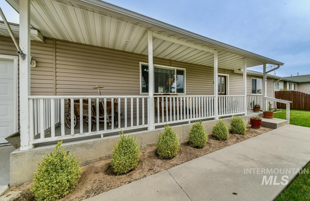 2584 W 8th St, Weiser, Idaho 83672, 3 Bedrooms, 2 Bathrooms, Residential For Sale, Price $375,000,MLS 98998435