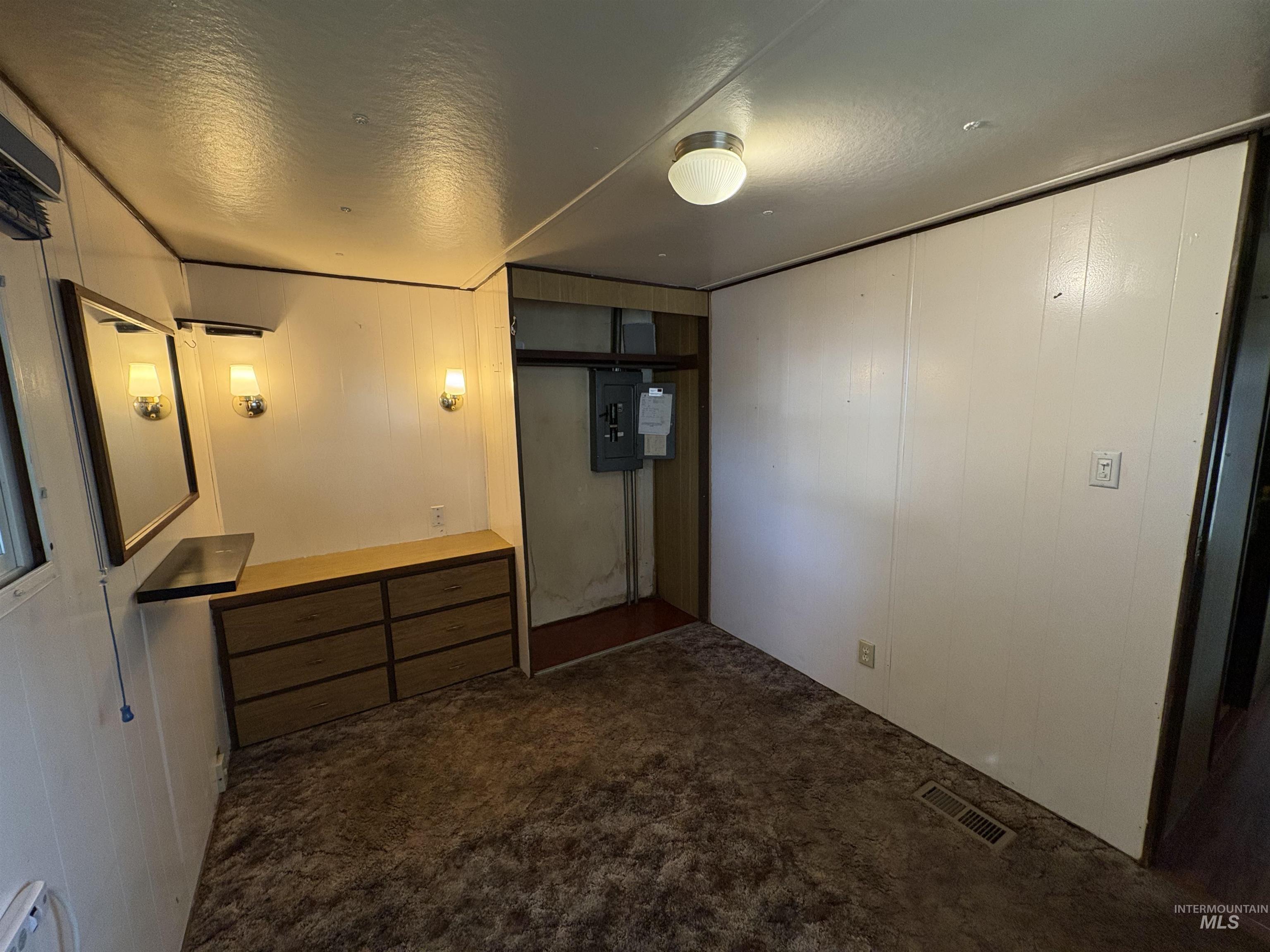 1265 Elm Street, Clarkston, Washington 99403, 2 Bedrooms, 1 Bathroom, Residential For Sale, Price $30,000,MLS 98998441