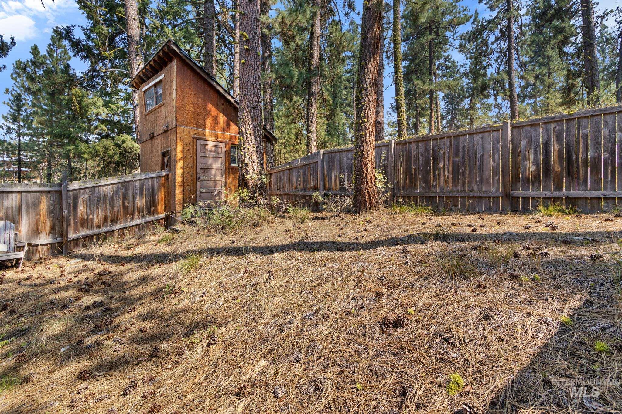 90 Meadow Drive, Idaho City, Idaho 83631, 4 Bedrooms, 4 Bathrooms, Residential For Sale, Price $495,000, 98998446