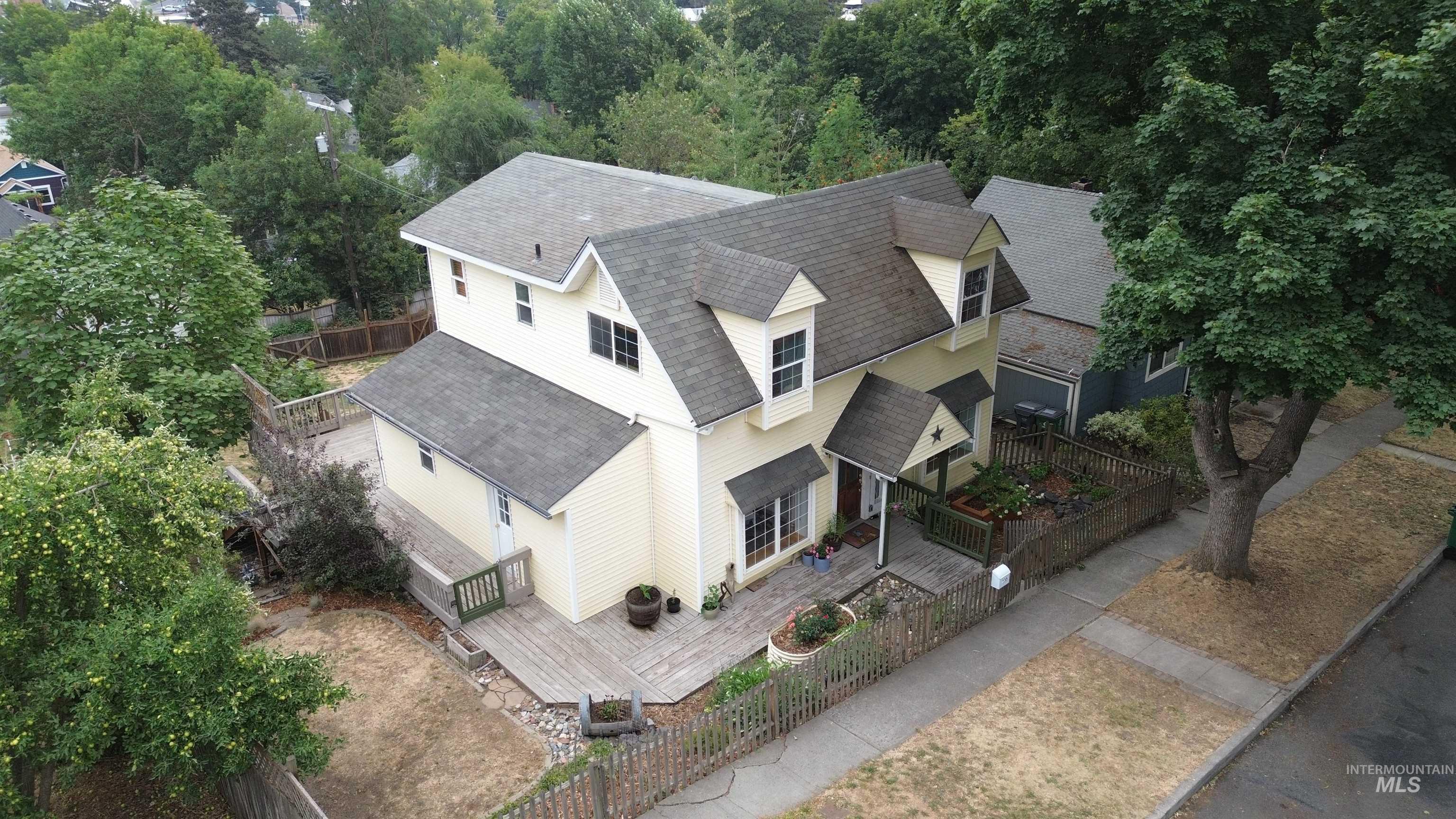 228 N Lilly, Moscow, Idaho 83843, 3 Bedrooms, 2 Bathrooms, Residential For Sale, Price $489,000,MLS 98998471