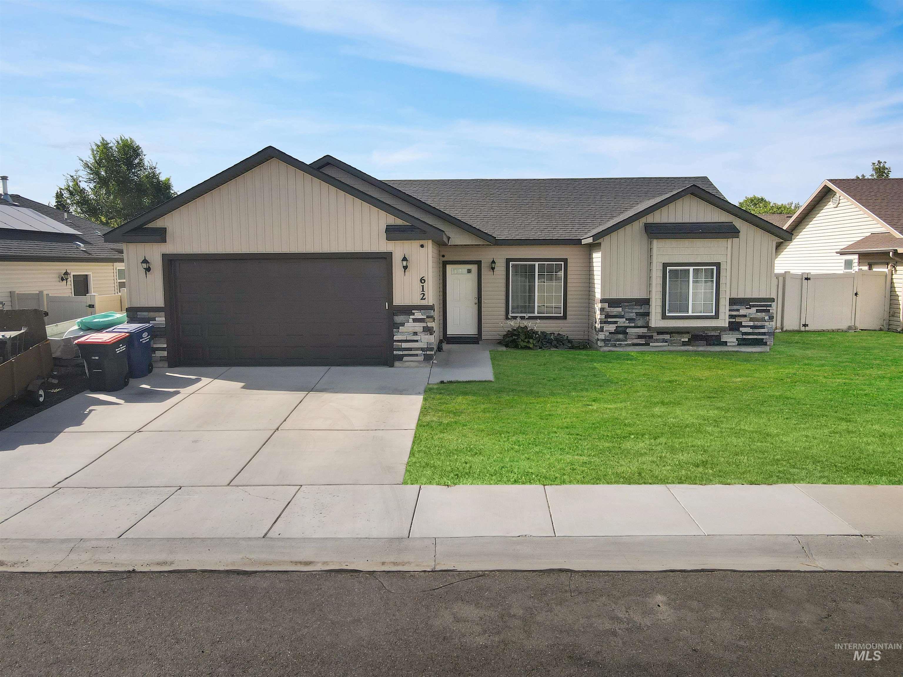 612 Heidi Ave, Twin Falls, Idaho 83301, 3 Bedrooms, 2 Bathrooms, Residential For Sale, Price $345,000,MLS 98998477