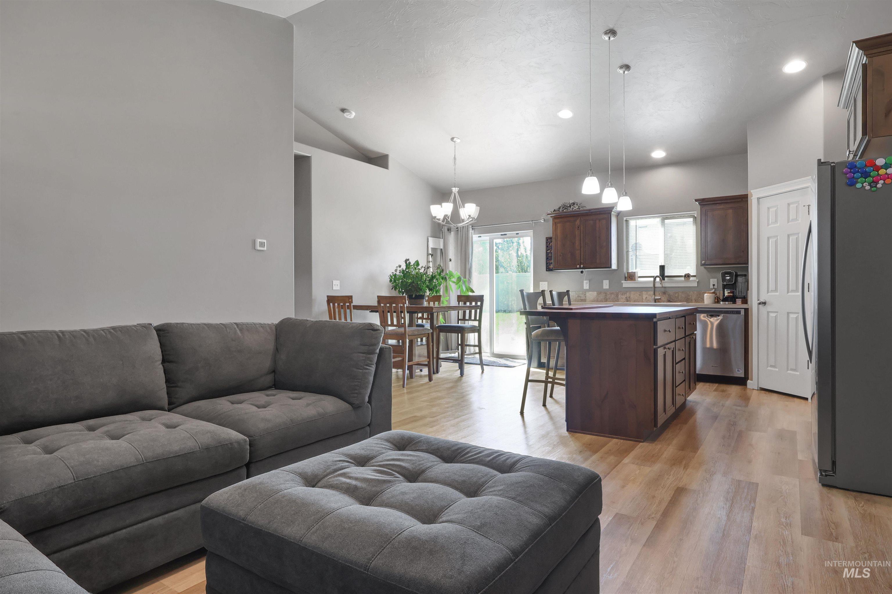 612 Heidi Ave, Twin Falls, Idaho 83301, 3 Bedrooms, 2 Bathrooms, Residential For Sale, Price $345,000,MLS 98998477