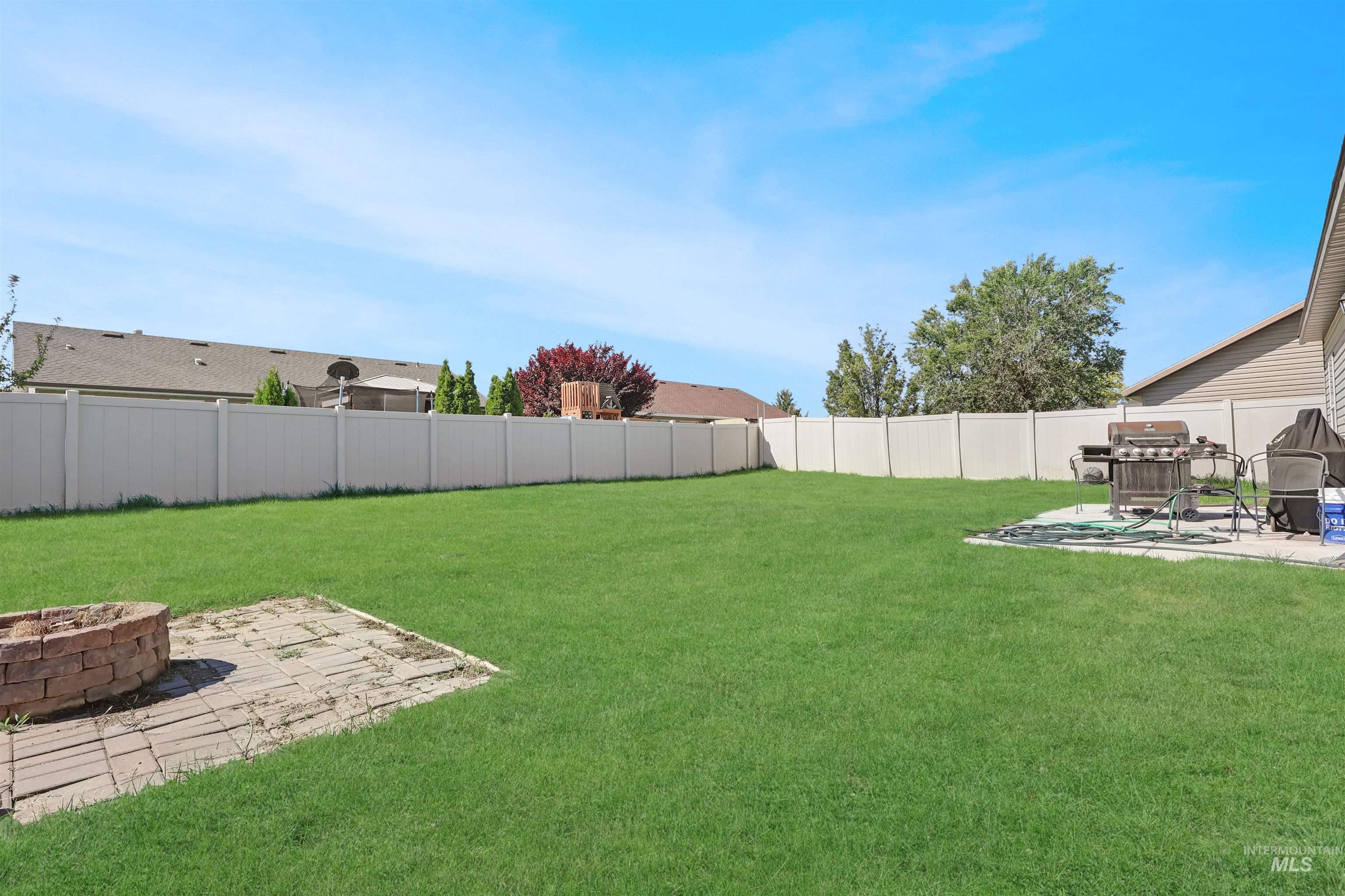 612 Heidi Ave, Twin Falls, Idaho 83301, 3 Bedrooms, 2 Bathrooms, Residential For Sale, Price $345,000,MLS 98998477