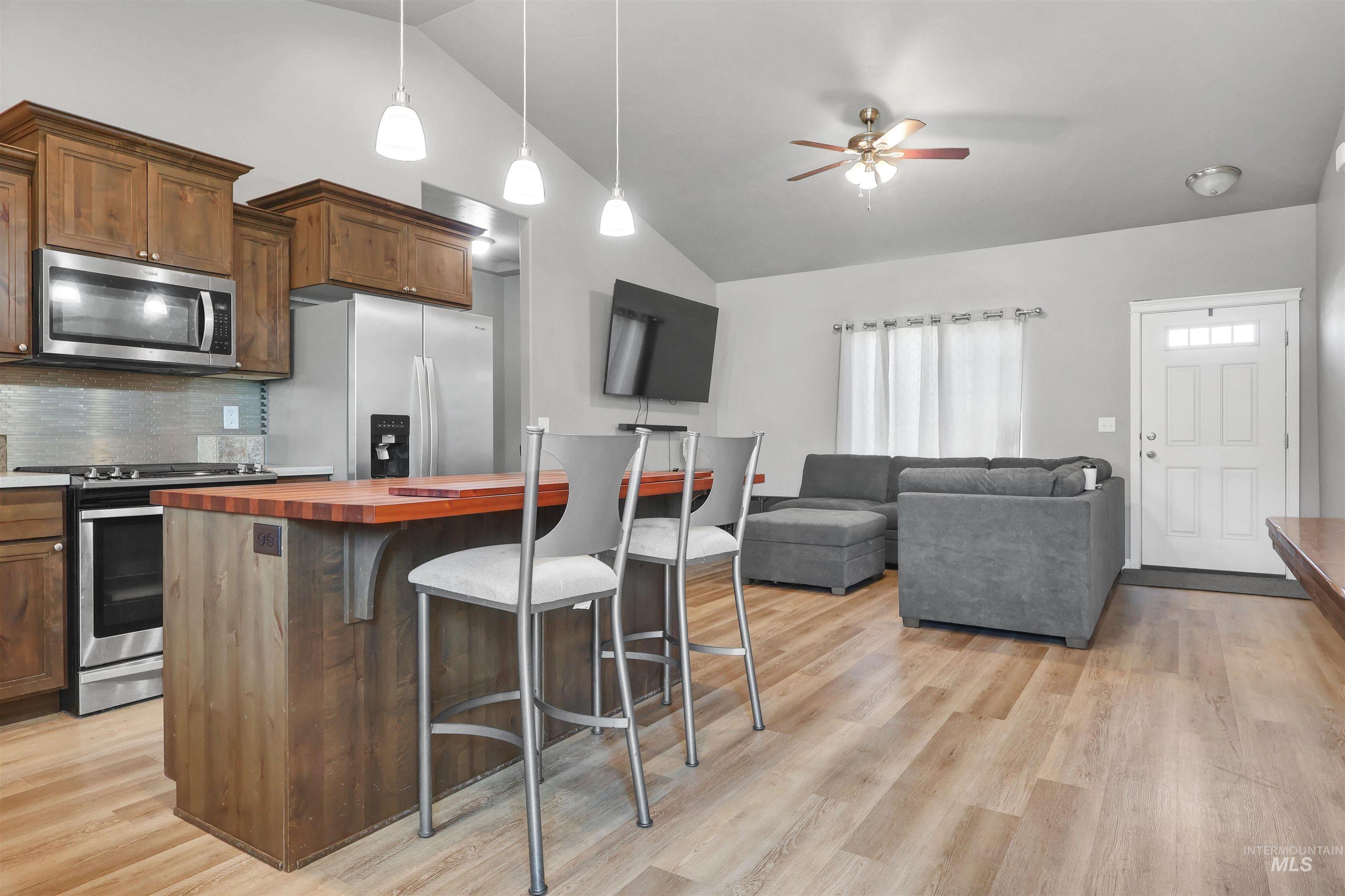 612 Heidi Ave, Twin Falls, Idaho 83301, 3 Bedrooms, 2 Bathrooms, Residential For Sale, Price $345,000,MLS 98998477