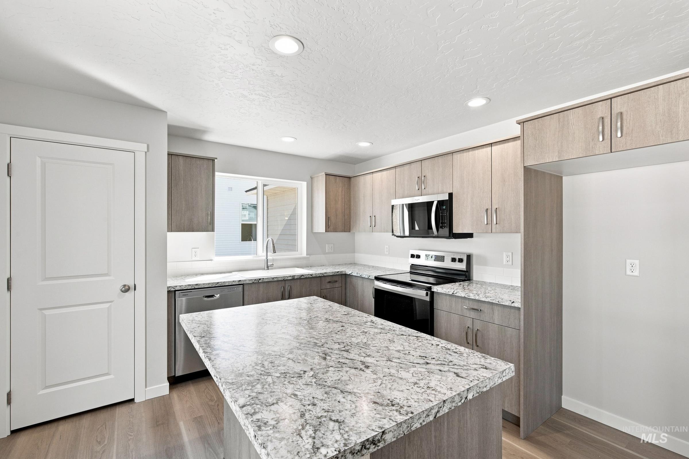464 Merlin Ct, Middleton, Idaho 83644, 4 Bedrooms, 2.5 Bathrooms, Residential For Sale, Price $443,990, 98998484