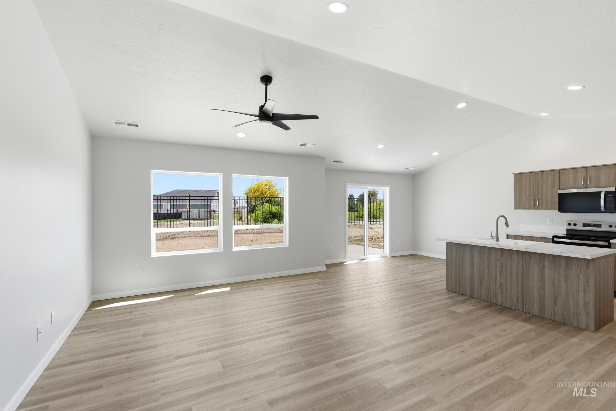 1325 Sunday River St, Middleton, Idaho 83644, 4 Bedrooms, 2 Bathrooms, Residential For Sale, Price $441,990, 98998486