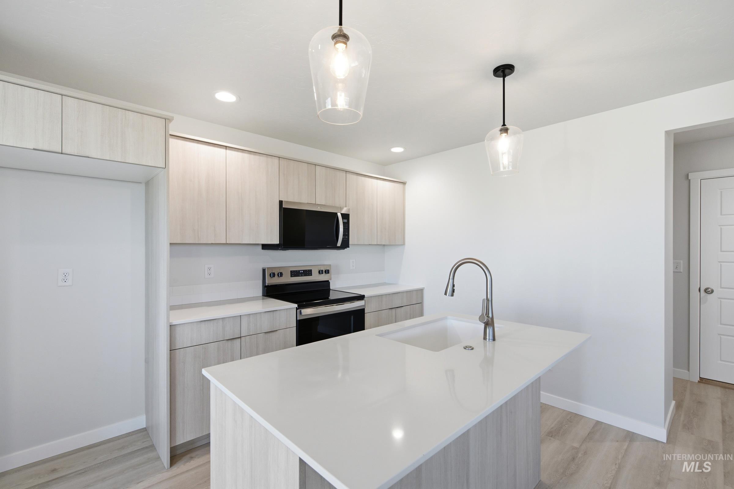 10878 Greensboro St, Caldwell, Idaho 83605, 3 Bedrooms, 2.5 Bathrooms, Residential For Sale, Price $369,990,MLS 98998489