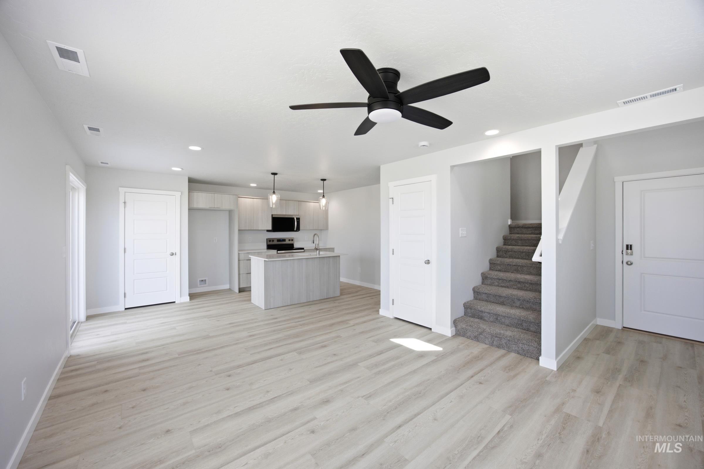 10878 Greensboro St, Caldwell, Idaho 83605, 3 Bedrooms, 2.5 Bathrooms, Residential For Sale, Price $369,990, 98998489