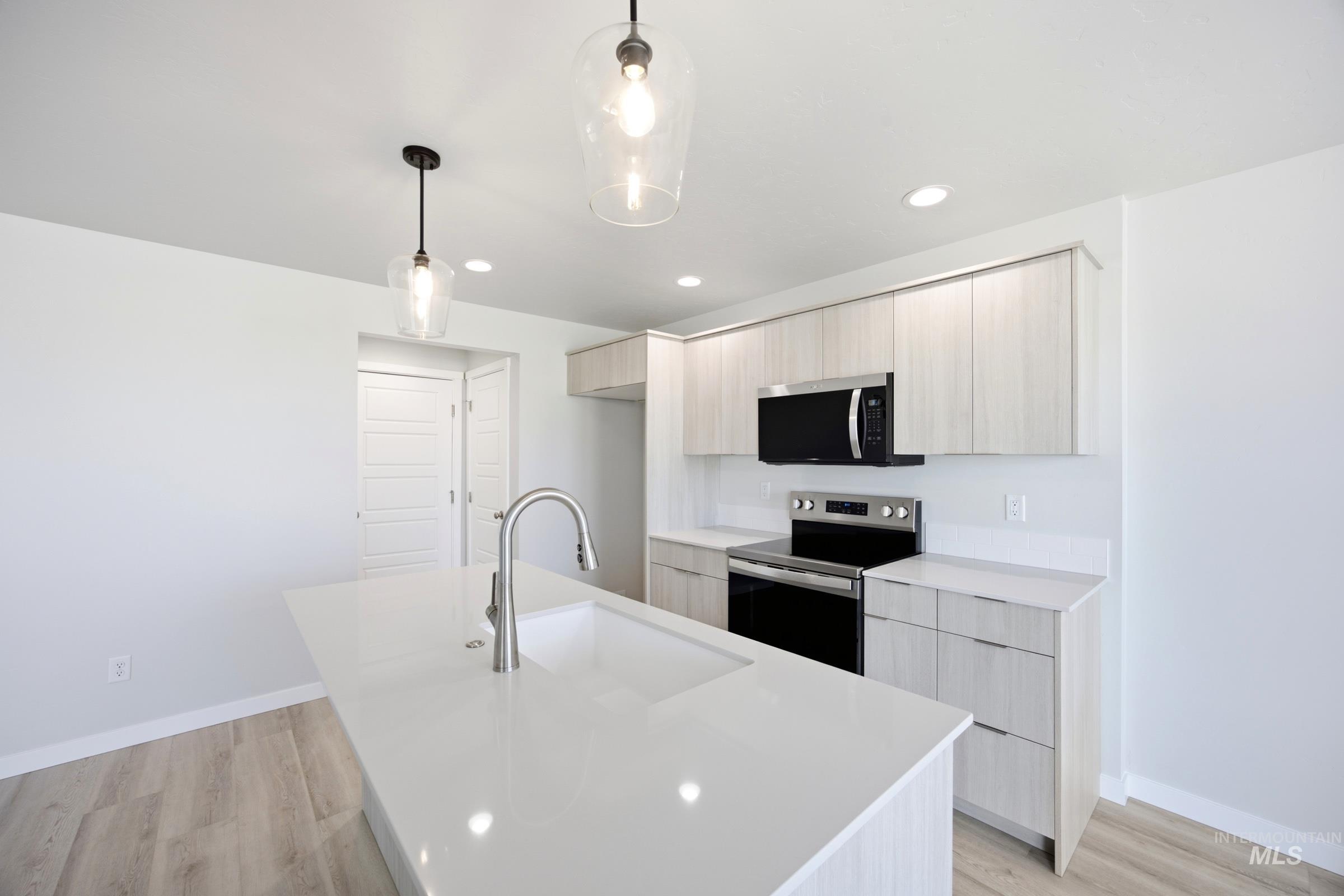 10870 Greensboro St, Caldwell, Idaho 83605, 3 Bedrooms, 2.5 Bathrooms, Residential For Sale, Price $366,990, 98998490