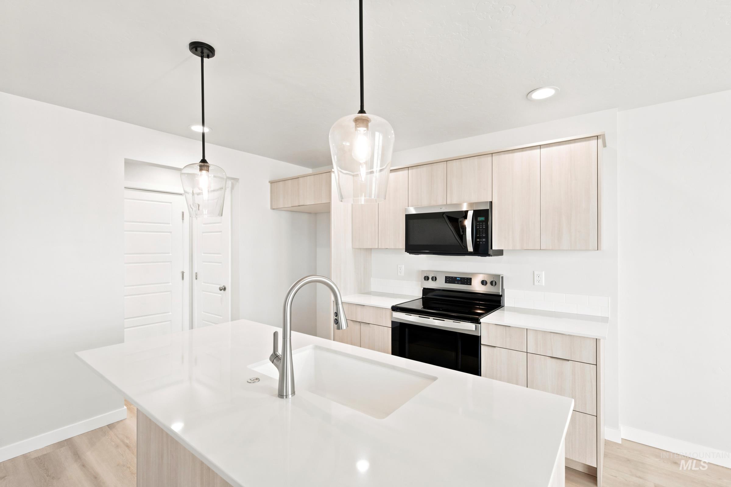 10870 Greensboro St, Caldwell, Idaho 83605, 3 Bedrooms, 2.5 Bathrooms, Residential For Sale, Price $366,990,MLS 98998490