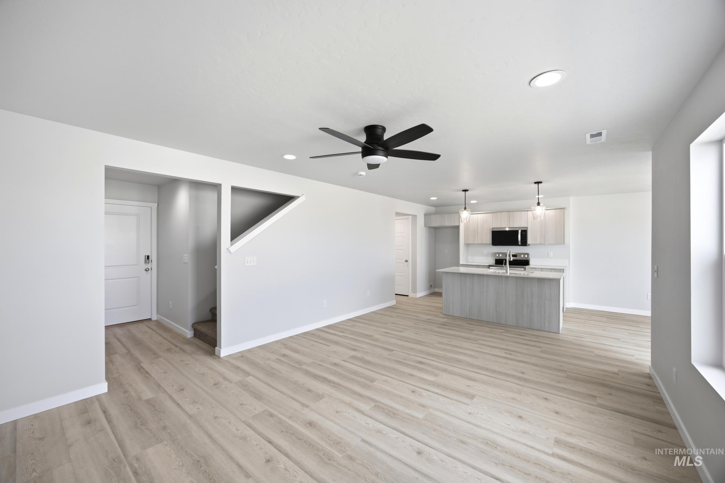 10870 Greensboro St, Caldwell, Idaho 83605, 3 Bedrooms, 2.5 Bathrooms, Residential For Sale, Price $366,990, 98998490