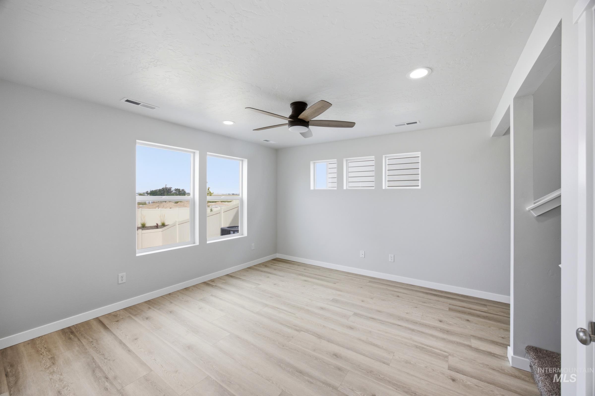 10866 Greensboro St, Caldwell, Idaho 83605, 3 Bedrooms, 2.5 Bathrooms, Residential For Sale, Price $370,990, 98998491