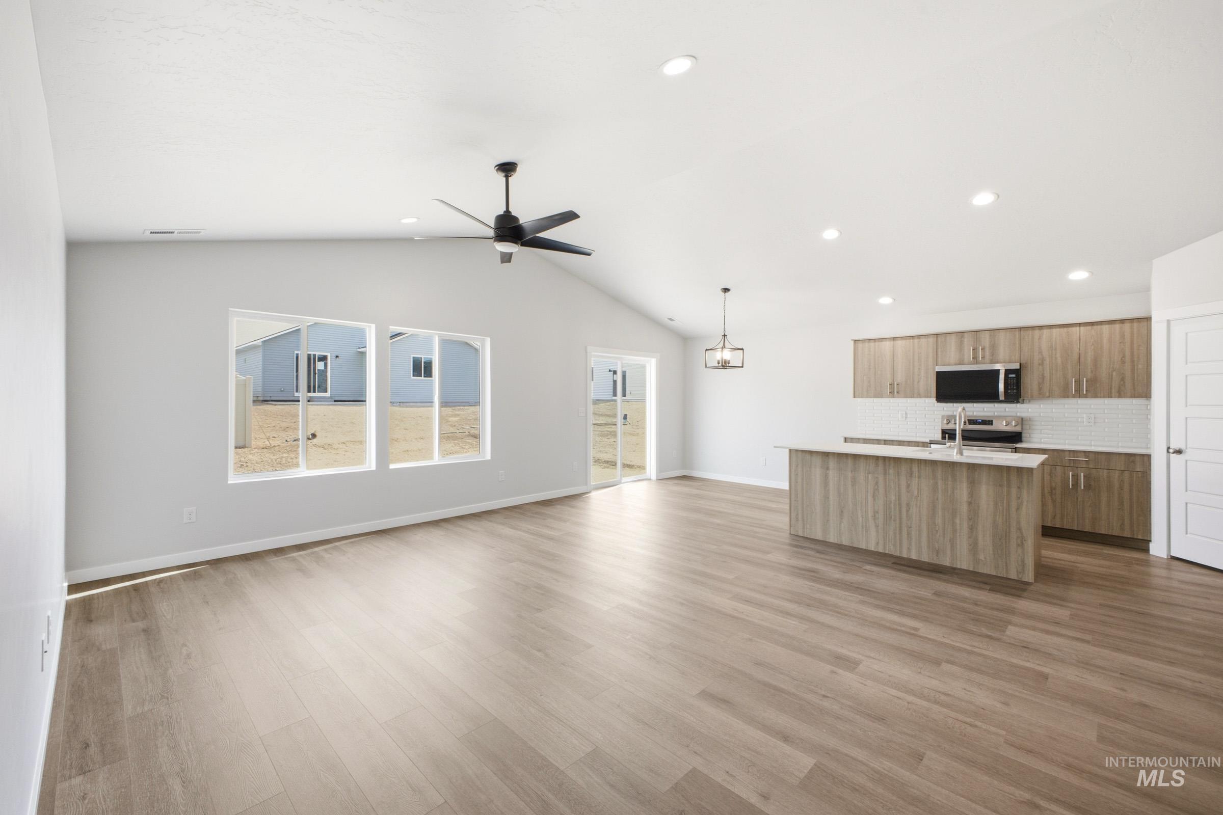 2562 W Tar Sands Dr, Kuna, Idaho 83634, 3 Bedrooms, 2 Bathrooms, Residential For Sale, Price $445,990,MLS 98998497