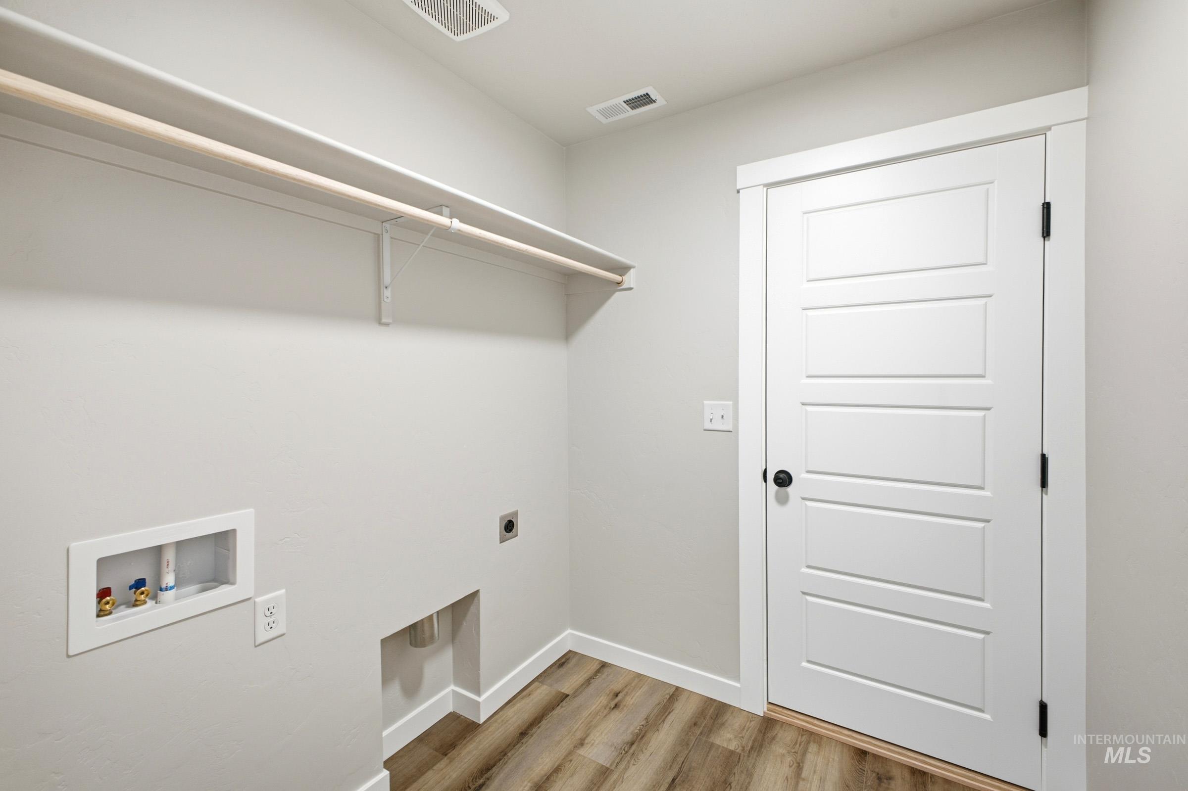 2570 W Tar Sands Dr, Kuna, Idaho 83634, 3 Bedrooms, 2 Bathrooms, Residential For Sale, Price $420,990,MLS 98998498