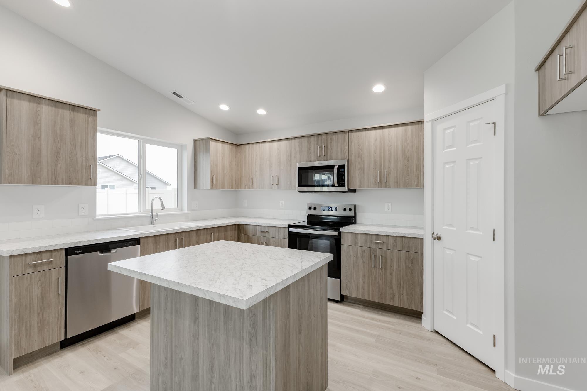 2348 W Penstemon St, Kuna, Idaho 83634, 4 Bedrooms, 2 Bathrooms, Residential For Sale, Price $459,990, 98998503