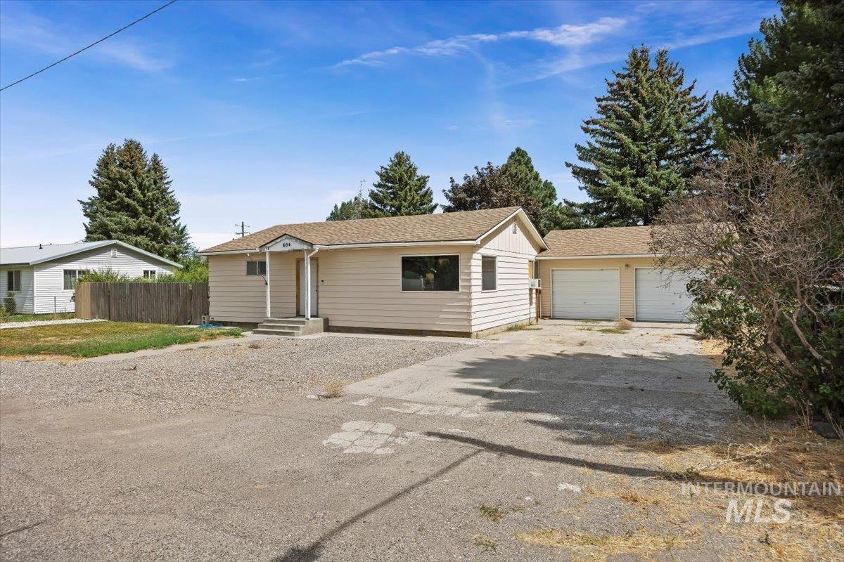 604 Birch Dr, Heyburn, Idaho 83336, 3 Bedrooms, 1 Bathroom, Residential For Sale, Price $255,000,MLS 98998507