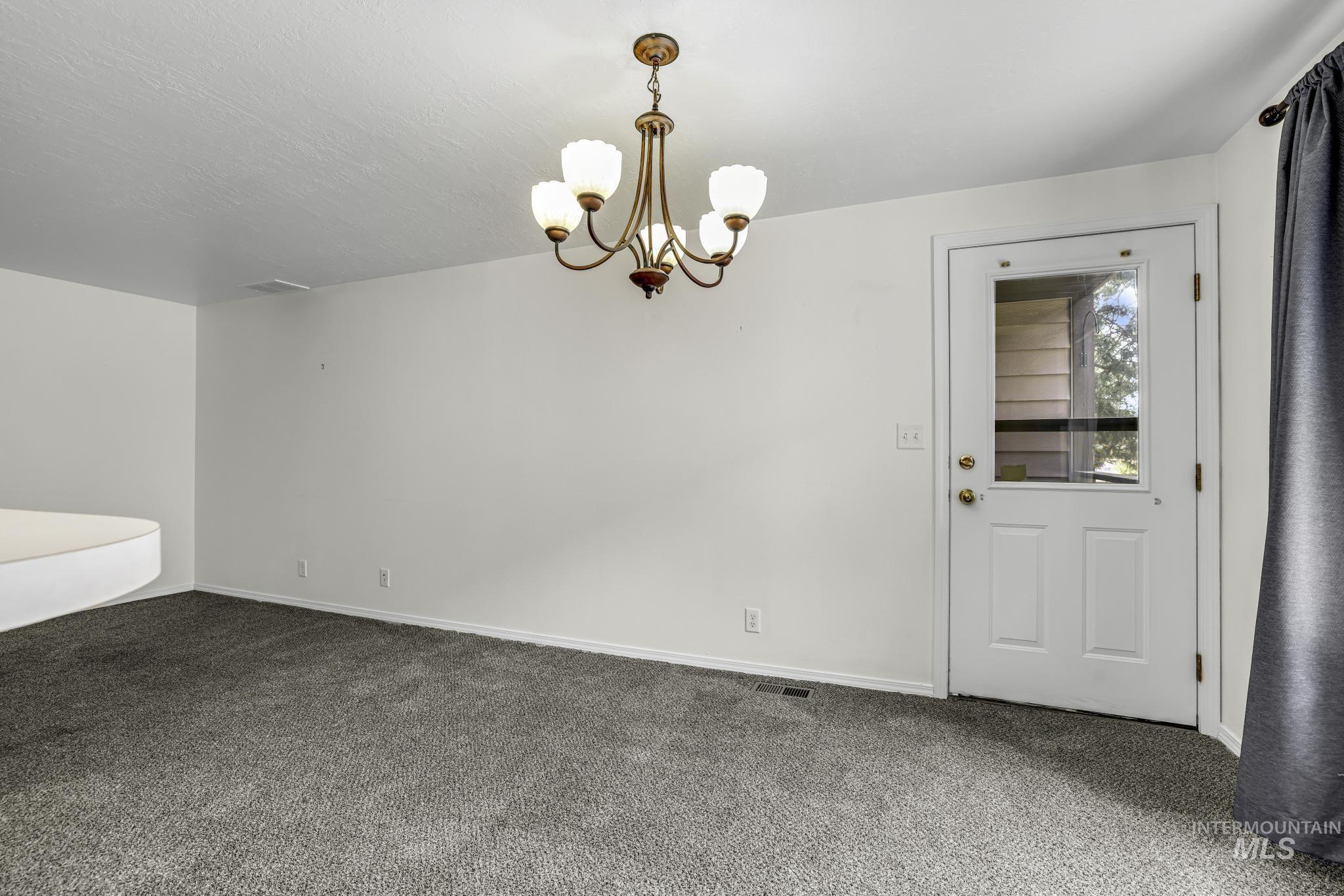351 4 Elm St N, Twin Falls, Idaho 83301, 3 Bedrooms, 2 Bathrooms, Residential For Sale, Price $229,900,MLS 98998517